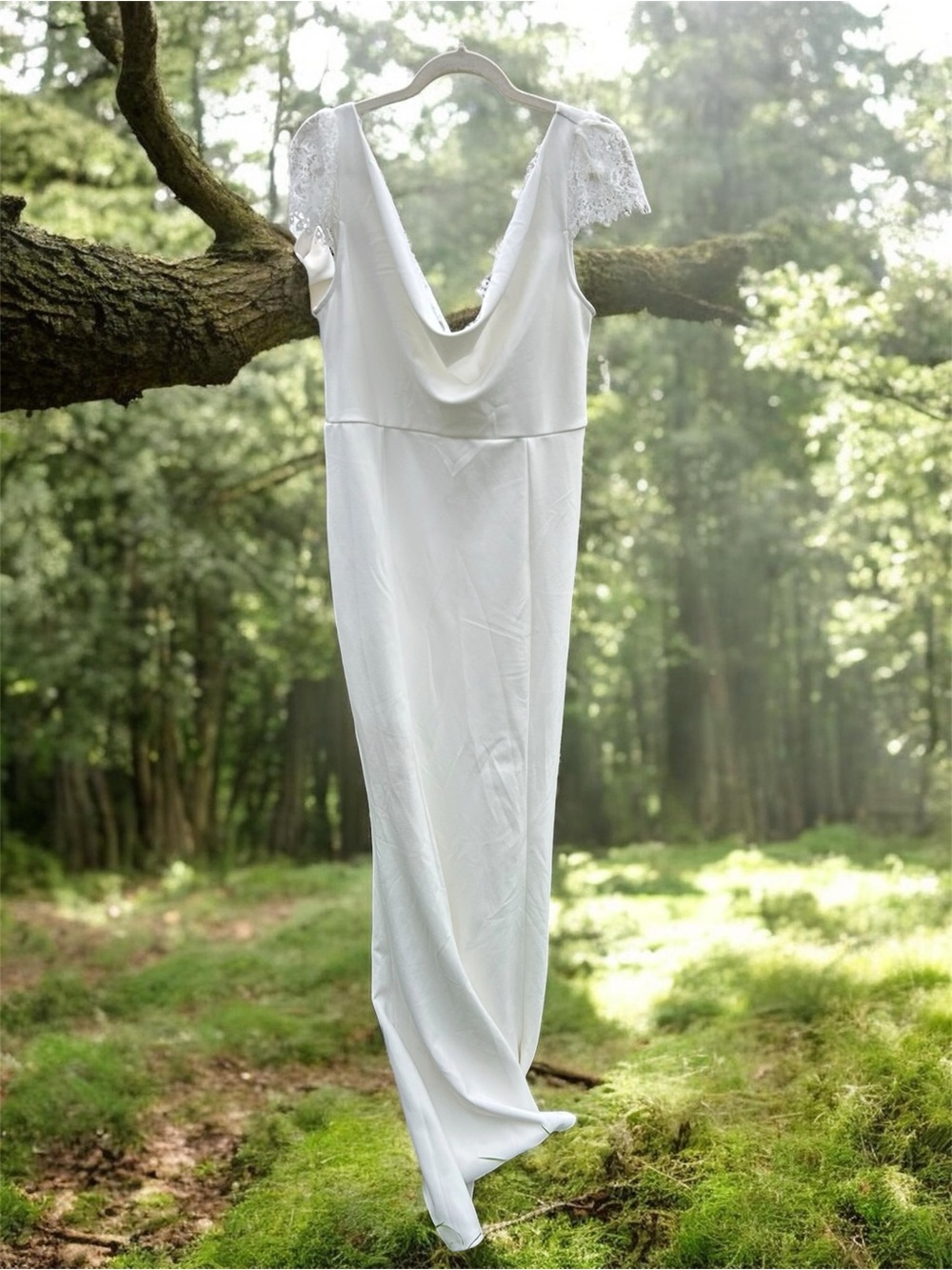 Elegant Wedding Gown with Lace Cap Sleeves